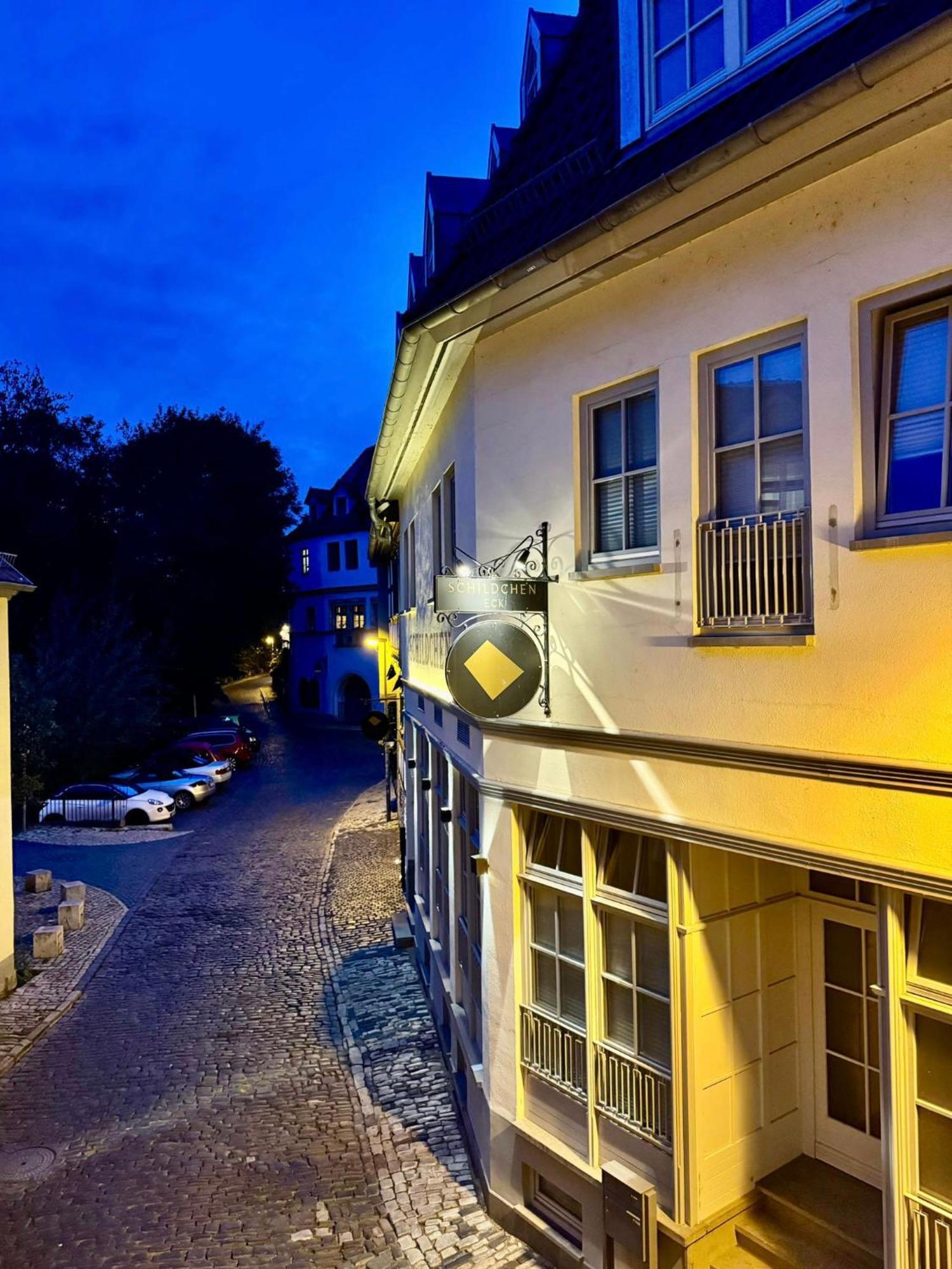 Ferienwohnung Schildblick Modernes Apartment Direkt In Der Altstadt Von Erfurt Nahe Der Kraemerbruecke - Beste Innenstadtlage Buitenkant foto