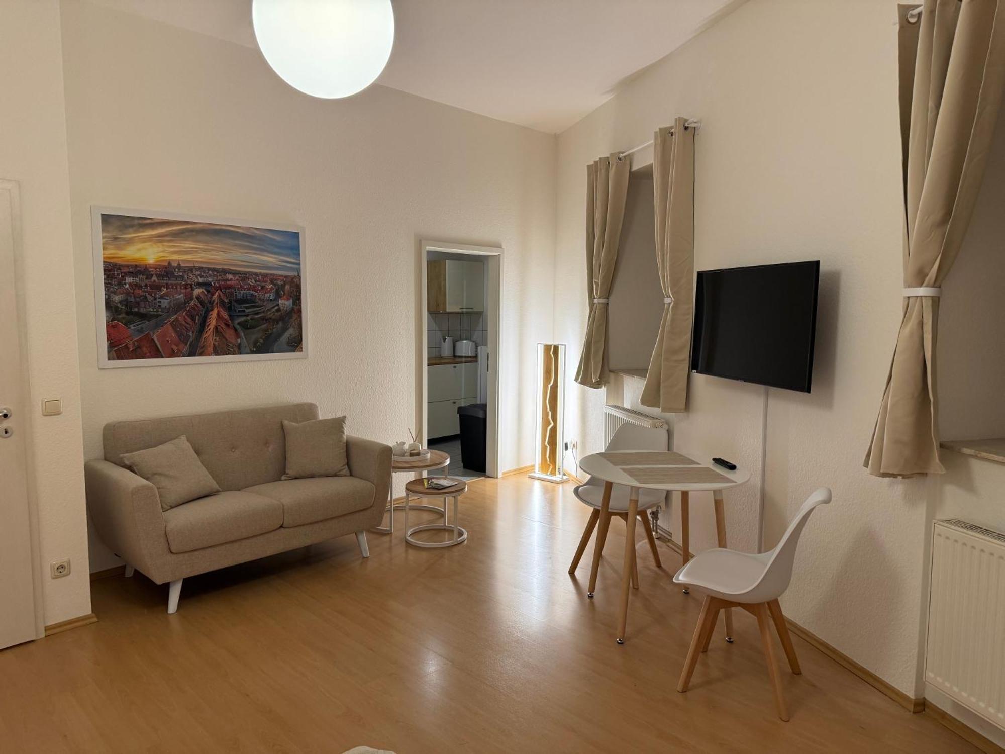 Ferienwohnung Schildblick Modernes Apartment Direkt In Der Altstadt Von Erfurt Nahe Der Kraemerbruecke - Beste Innenstadtlage Buitenkant foto