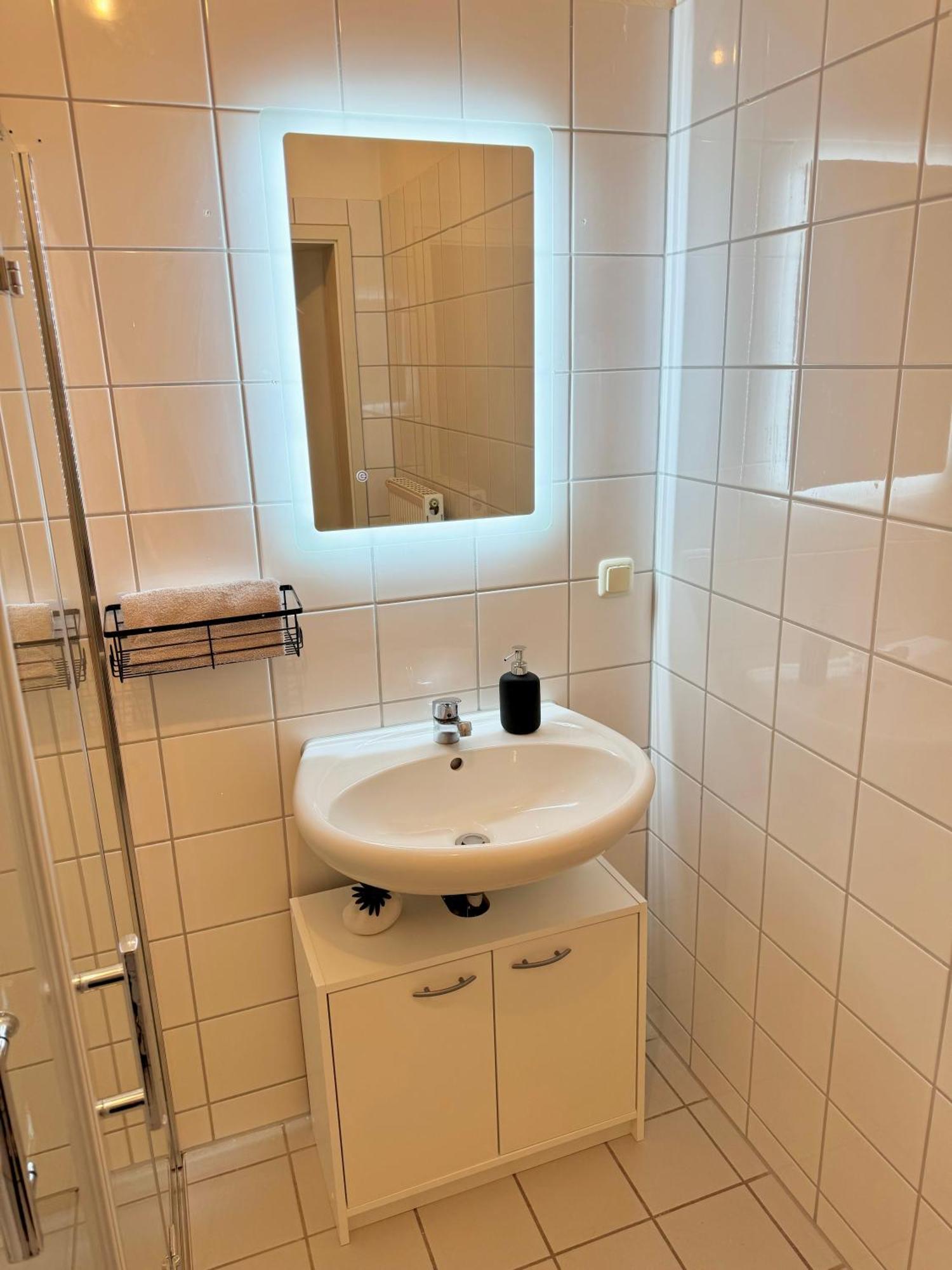 Ferienwohnung Schildblick Modernes Apartment Direkt In Der Altstadt Von Erfurt Nahe Der Kraemerbruecke - Beste Innenstadtlage Buitenkant foto