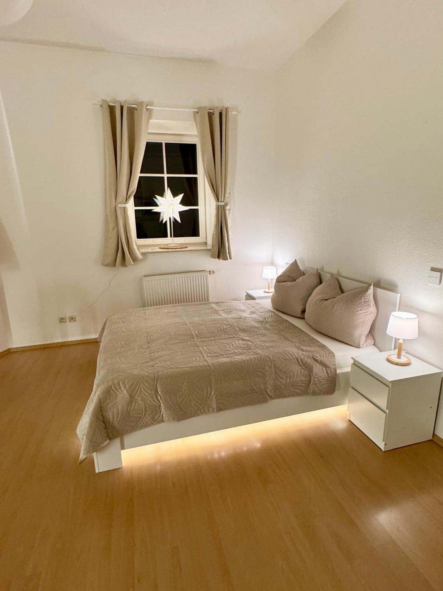 Ferienwohnung Schildblick Modernes Apartment Direkt In Der Altstadt Von Erfurt Nahe Der Kraemerbruecke - Beste Innenstadtlage Buitenkant foto