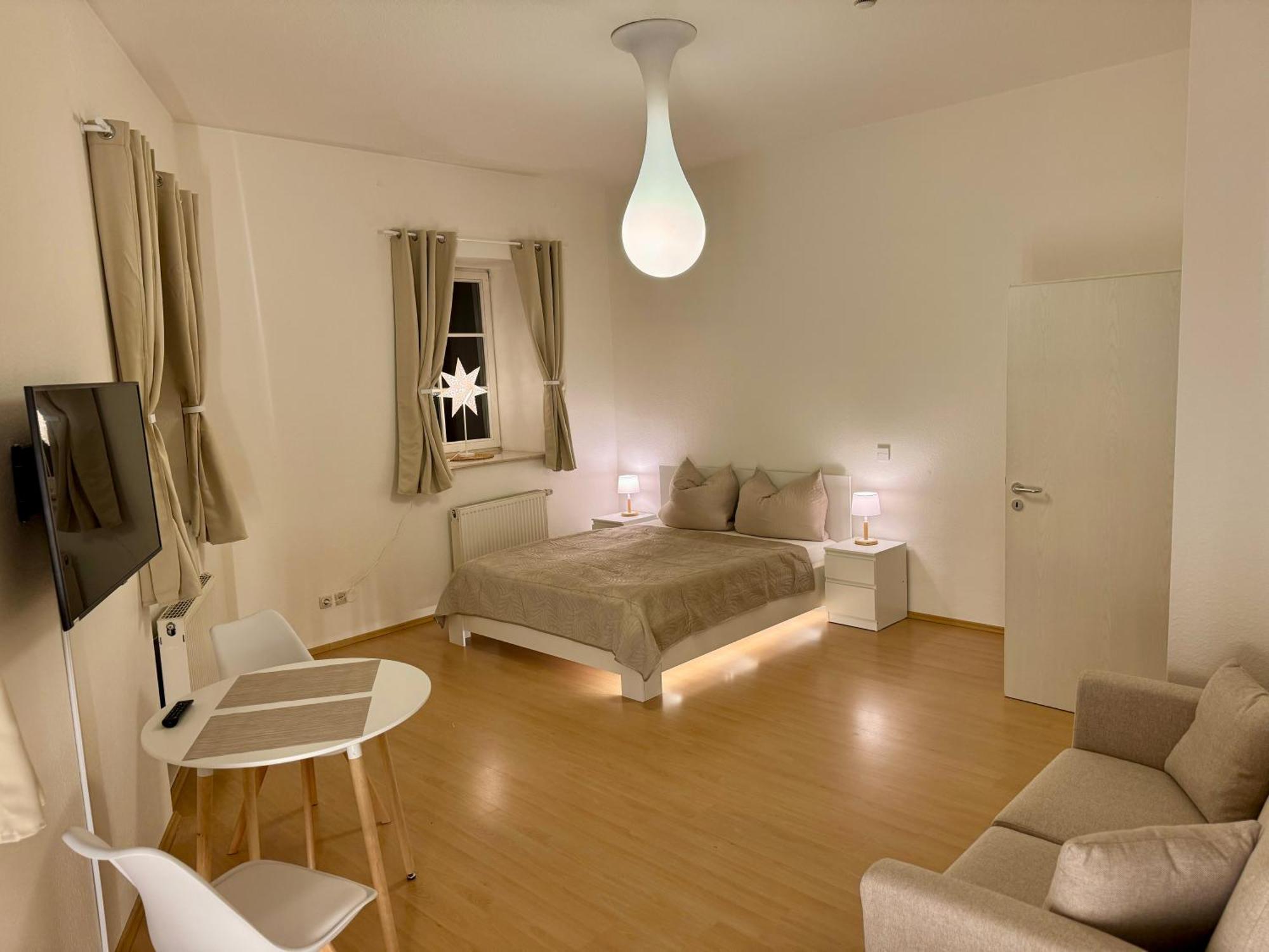 Ferienwohnung Schildblick Modernes Apartment Direkt In Der Altstadt Von Erfurt Nahe Der Kraemerbruecke - Beste Innenstadtlage Buitenkant foto