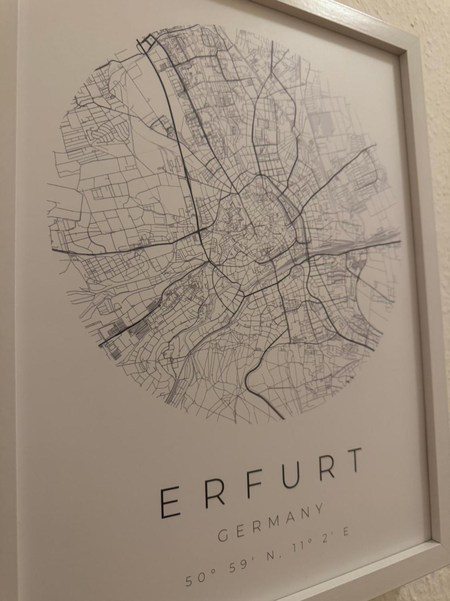 Ferienwohnung Schildblick Modernes Apartment Direkt In Der Altstadt Von Erfurt Nahe Der Kraemerbruecke - Beste Innenstadtlage Buitenkant foto