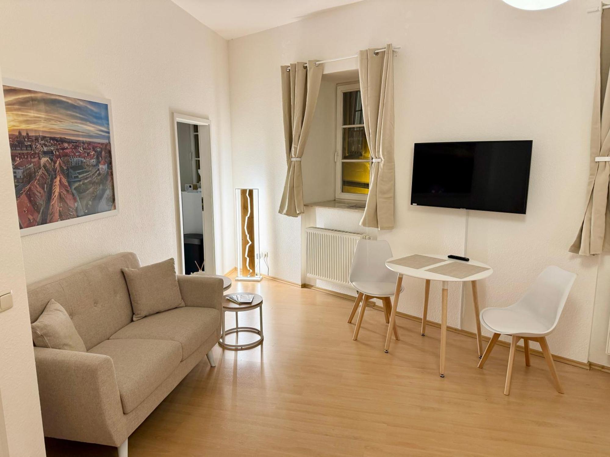 Ferienwohnung Schildblick Modernes Apartment Direkt In Der Altstadt Von Erfurt Nahe Der Kraemerbruecke - Beste Innenstadtlage Buitenkant foto